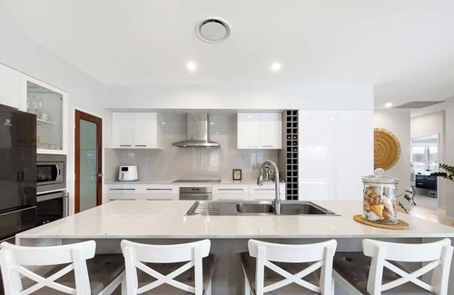 Warana House | Beachside Bliss - Pool, Cinema & Alfresco Living