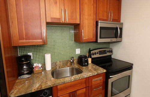 Bradenton Beach Condo | Beachside Bliss Steps from the Gulf Beach Club at Anna Maria Island #5 by RVA
