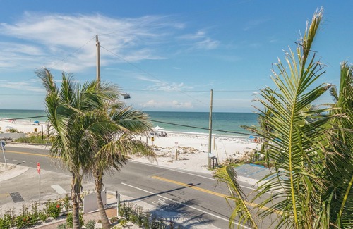 Bradenton Beach Condo | Beachside Bliss Steps from the Gulf Beach Club at Anna Maria Island #5 by RVA