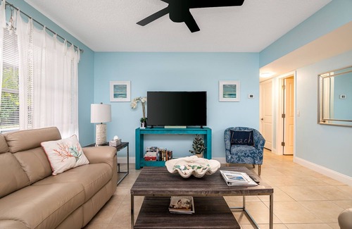 Palm Beach Shores Condo | ⭐BEACHSIDE BLISS!⭐Singer Island 2/2⭐Huge Pool+Spa