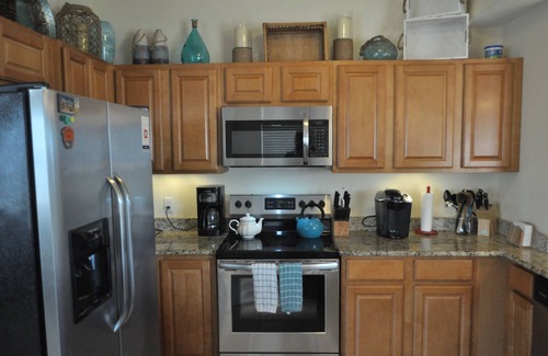 Ocean View Halifax Estates Condo | Beachside Condo 2BA/2BR with Pool. FREE NETFLIX