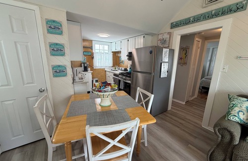 Surf City Apartment | Beachside, convenient, Coastal Decor Surf City Apartment, family friendly!