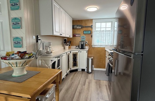 Surf City Apartment | Beachside, convenient, Coastal Decor Surf City Apartment, family friendly!