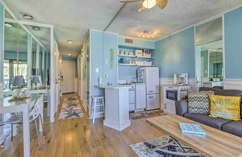 North Beach Condo | Beachside Corpus Christi Condo w/Amenities!