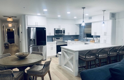 Indian Rocks Beach Condo | Beachside Dreams-Pet Friendly Condo 25yds from beach w heated pool, 2 parking sp