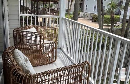 Indian Rocks Beach Condo | Beachside Dreams-Pet Friendly Condo 25yds from beach w heated pool, 2 parking sp