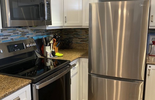 Ormond Beach Condo | Beachside Escape No Streets to Cross! 2BR 2BA Ormond Beach