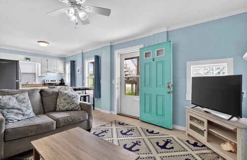 Topsail Beach House | Beachside Escape – 2BR Ground-Floor Condo