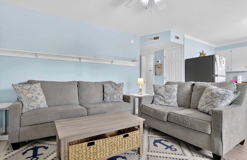 Topsail Beach House | Beachside Escape – 2BR Ground-Floor Condo