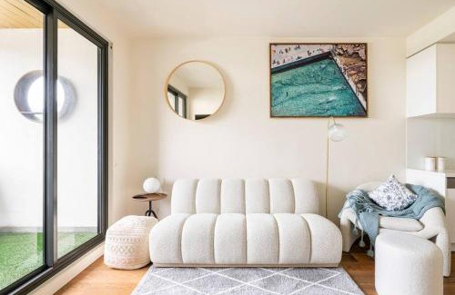 Hampton Apartment | Beachside flat with free parking