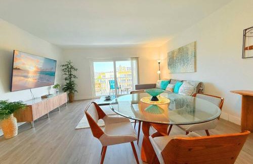 Eastern Shores Apartment | Beachside Gem Waterfront Balcony Free Parking