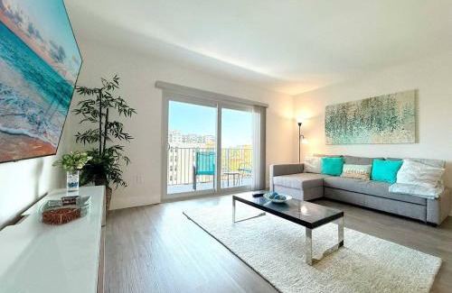 Eastern Shores Apartment | Beachside Gem Waterfront Balcony Free Parking