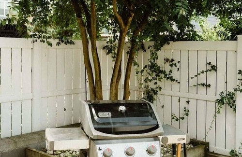 Dam Neck House | Beachside Haven Backyard and BBQ Fun in Croatan