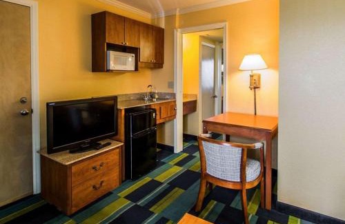 Cocoa Beach Hotel | Beachside Hotel and Suites