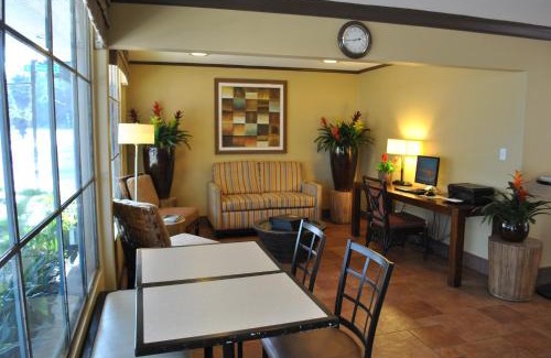 West Beach Hotel | Beachside Inn