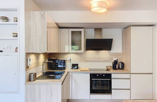Les Lecques Apartment | Beachside Luxury Apartment with Pool Access