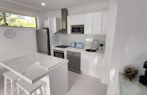 Urangan Apartment | BEACHSIDE LUXURY HIDEAWAY a Hamptons inspired coastal design gorgeous apartment.