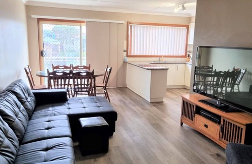 Warilla Apartment | Beachside Nook @ Warilla - Next to Warilla Beach