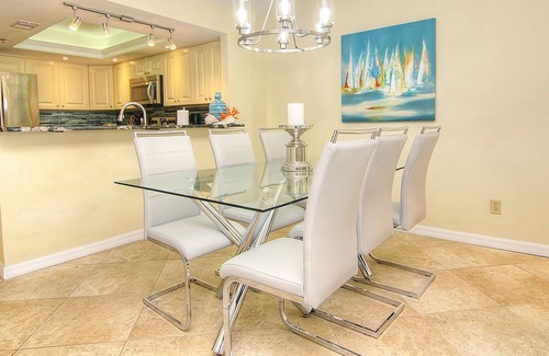 Indian Shores Condo | Beachside oasis in charming Indian Shores with shared pool & hot tub