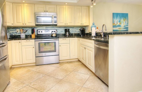 Indian Shores Condo | Beachside oasis in charming Indian Shores with shared pool & hot tub