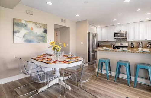 Balboa Peninsula Apartment | Beachside Oasis in Newport Beach – Steps to Balboa Park, Pier, and The Fun Zone!