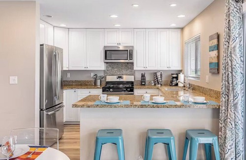 Balboa Peninsula Apartment | Beachside Oasis in Newport Beach – Steps to Balboa Park, Pier, and The Fun Zone!