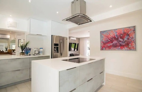 Harbor Beach House | Beachside Oasis in Prime Location w/Pool & Gardennn