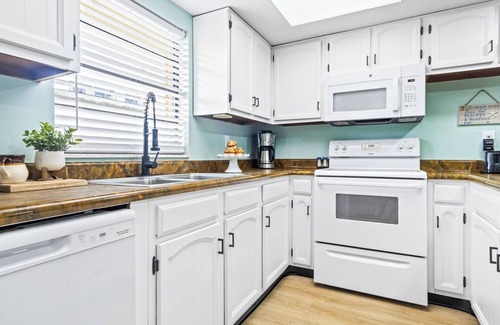 Avon By The Sea Condo | Beachside Pet Friendly Ground-Floor Condo W/Resort-Style Amenities & Heated Pool