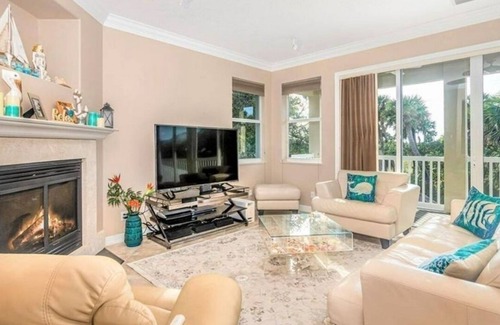 North Beach House | Beachside Private Paradise!Swimming pool/hot tub,hiking trails,putting green