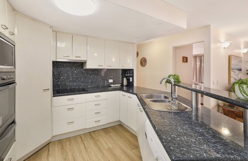 Buddina Apartment | Beachside Resort - Kawana Waters