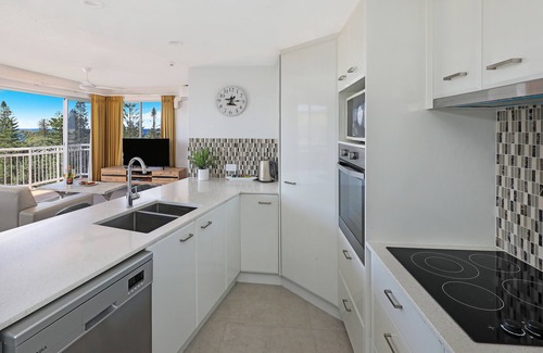 Buddina Apartment | Beachside Resort - Kawana Waters