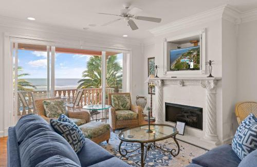Saint Simons Island House | Beachside Retreat - 907 Beachview Drive