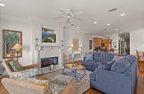 Saint Simons Island House | Beachside Retreat - 907 Beachview Drive