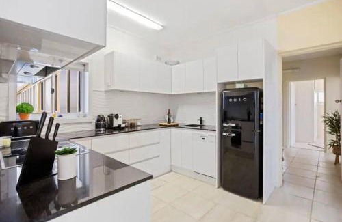 Glenelg South Apartment | Beachside retreat with ocean views in Glenelg