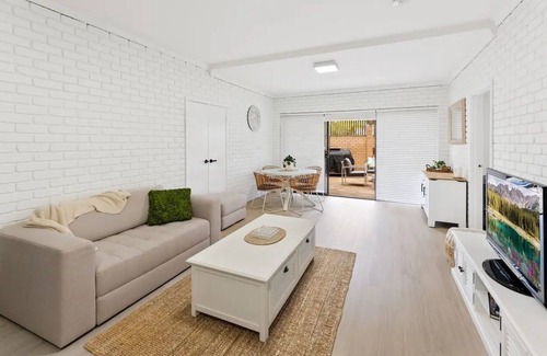 Scarborough Apartment | Beachside Scarborough - 2 bed Unit 400m From Water