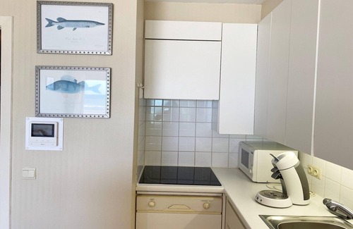 Nieuwpoort-Bad Apartment | Beachside Stay with Views