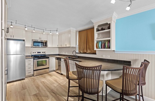 Sandestin Condo | Beachside Towers I 4125 - Gulf-Front, Heated Community Pool + Hot Tub, Fitness!