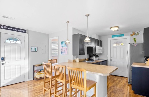 Bradenton Beach House | Beachside Upper Unit with Deck, Steps to Sand and Bridge St