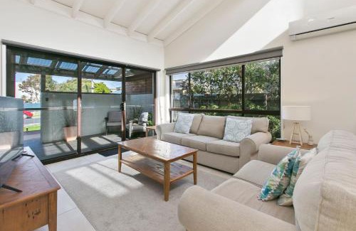 Apollo Bay Apartment | Beachside Villa