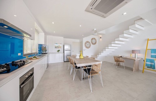Moo 5 Villa | Beachside Villa 'Bayside 18' - Panoramic Sea Views and easy Beach Access