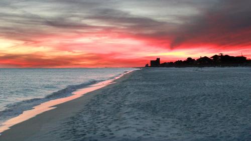 Seagrove Beach House | Beachside Villas 411