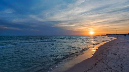 Seagrove Beach House | Beachside Villas 411
