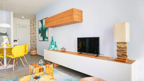 Sitges Town Center Apartment | Beachstyle Penthouse by Hello Homes Sitges