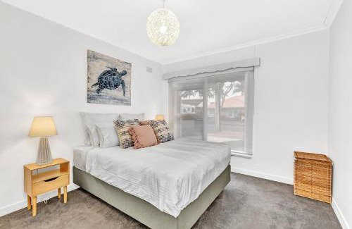 Glenelg East House | Beachtown Breeze - A Coastal Gem in Glenelg East