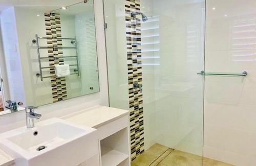 Palm Cove Apartment | BeachView Apartments at Villa Paradiso