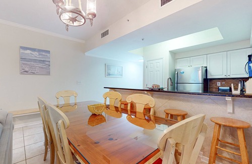 Miramar Beach Condo | Beachview Condo with full kitchen, shared pool and beach access