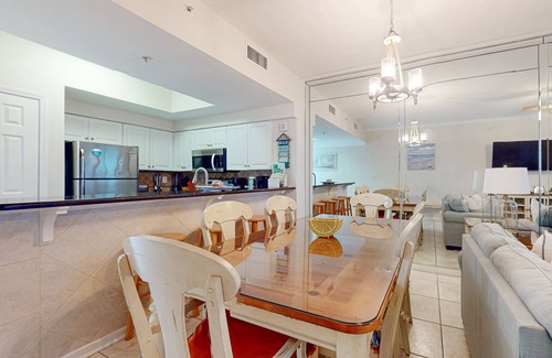 Miramar Beach Condo | Beachview Condo with full kitchen, shared pool and beach access
