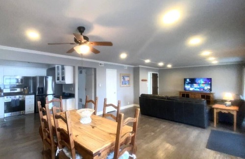 West Newport House | BeachView1Min2DolphinsDisney25MinGarageBikesWasher