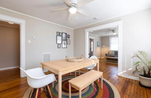 Northeast Virginia Beach House | Beachwalk #1 8 Minute walk to the beach