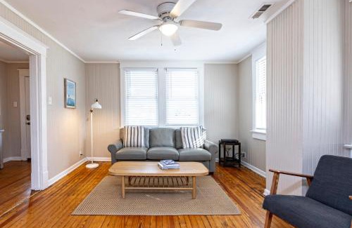 Northeast Virginia Beach House | Beachwalk #1 8 Minute walk to the beach